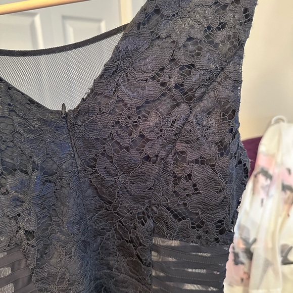 Black lace dress with peekaboo sides - Picture 10 of 11